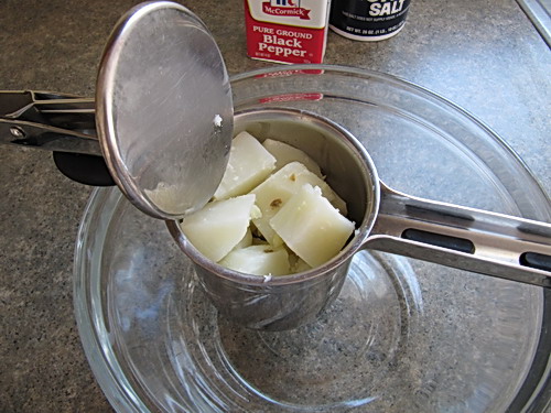 Creamy Garlic Mashed Potatoes - bakedbyrachel.com