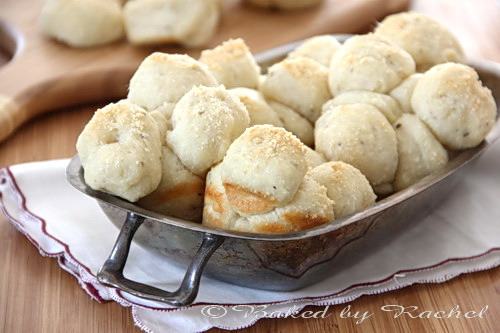 Garlic Monkey Bread - bakedbyrachel.com