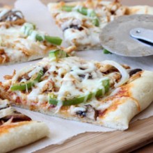 Cajun Chicken Pizza Recipe - bakedbyrachel.com