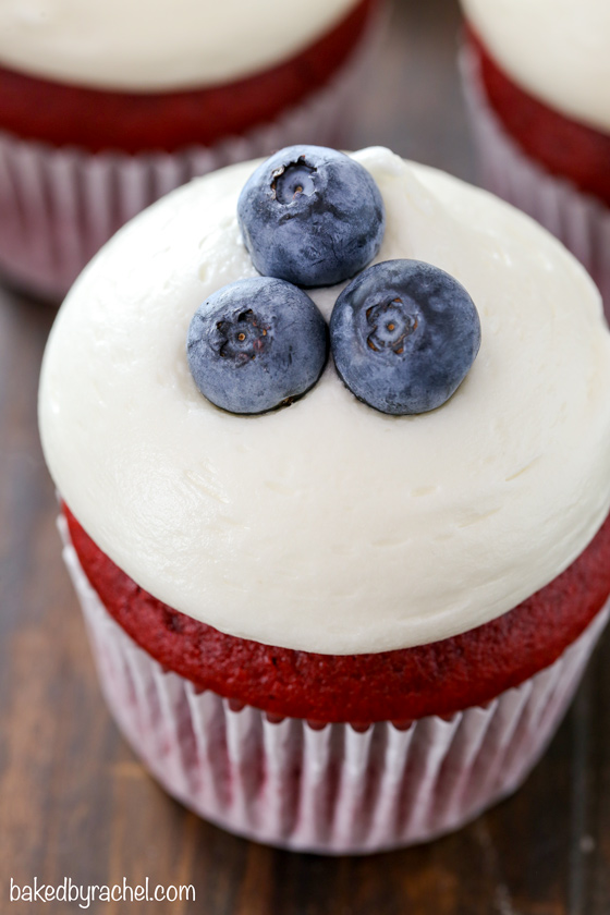 Red velvet 4th of July cupcakes with cream cheese frosting recipe from @bakedbyrachel